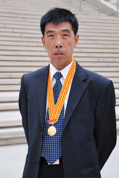 郑学义:城市大客厅的美容师